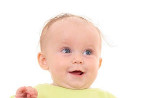 宝宝头发稀少发黄是什么原因 可能是缺锌