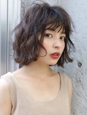 适合大脸的女生波波头  可爱又减龄