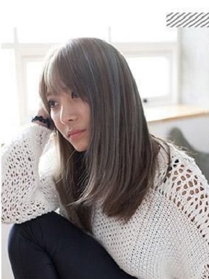 春夏季最流行的女生发型  直发长发发型图片
