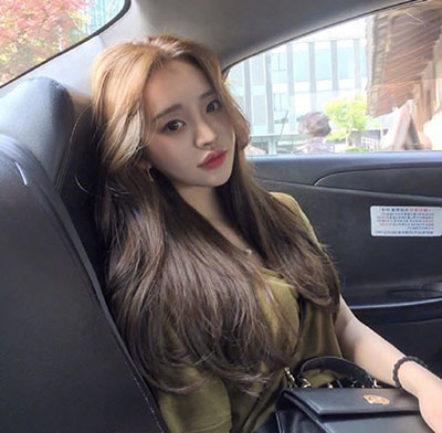超美长卷发女生发型图片 一起留长发吧