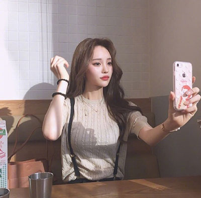 超美长卷发女生发型图片 一起留长发吧
