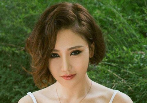 风情女生剪流行短发发型图片 最好的剪短发方法让发型不留死角