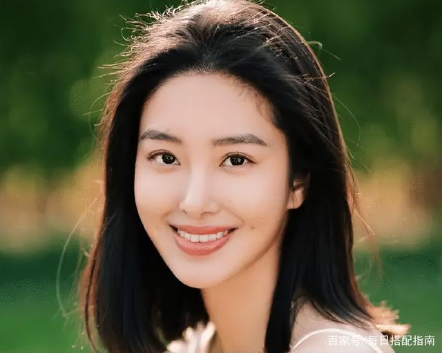 有一种高级叫杨采钰，她是如何修炼成“纯欲”体质的？