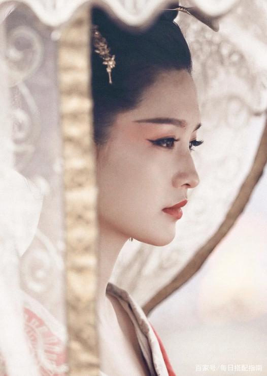 讲真，李沁从“闺门旦”变成女演员，真的有些可惜了！