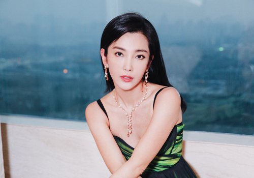 瓜子脸鹅蛋脸小脸女生最适合梳无刘海直发 做大方气质淑女