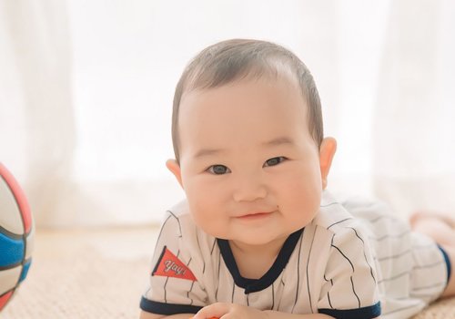 六七个月男宝宝怎样剃头好看 初夏男婴儿简单个性的短发造型