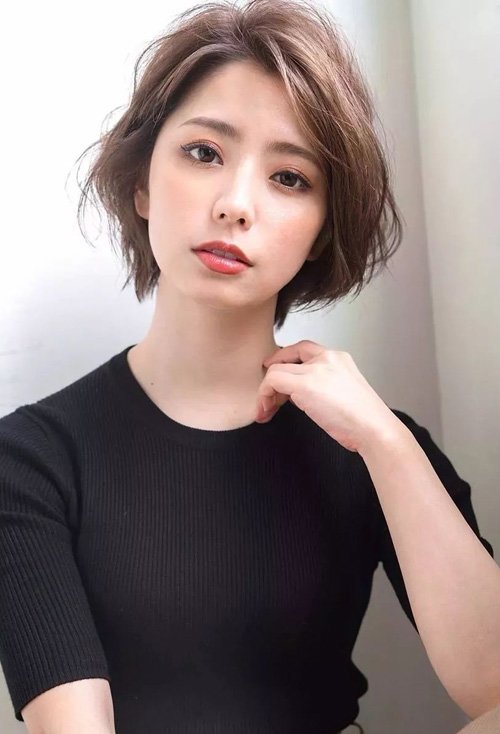 日系bob头耍出女生可爱度 亮眼有气场的女生短发打造