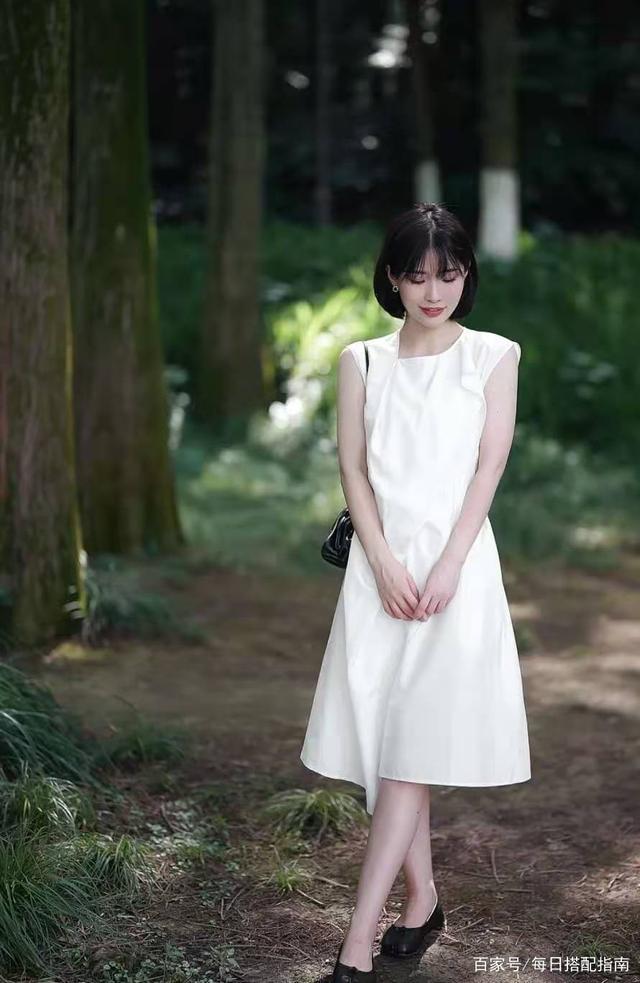 看完这位时尚博主的穿搭，你就明白：身高不是小个子女生变时尚的阻碍
