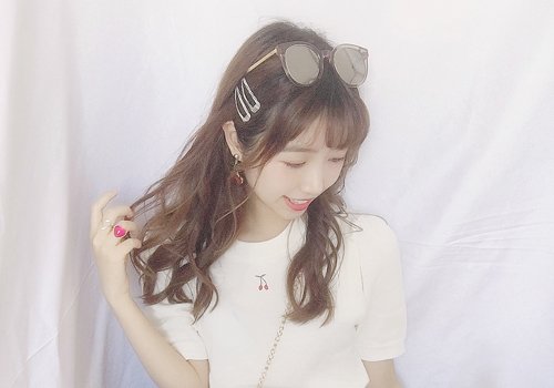 做什么发型显得头发多？烫发是头发少女生最佳选择，比如这几款