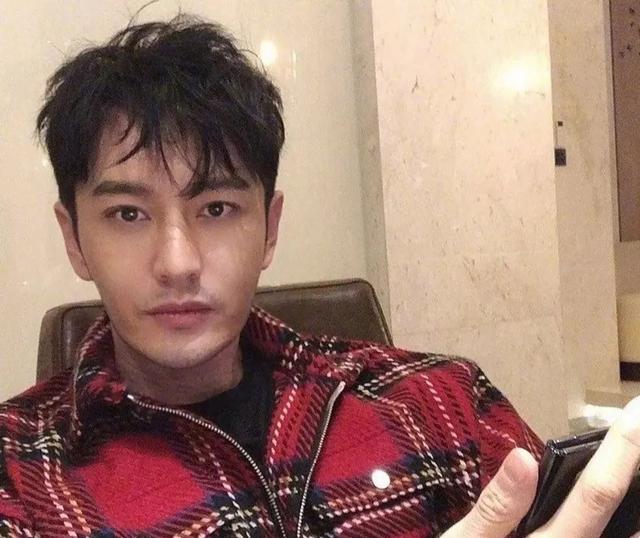 42岁黄晓明热衷这4款发型，演绎不同帅气风格！