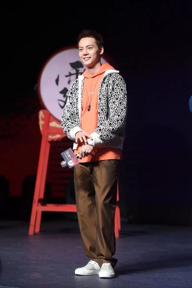 同样是基本款，为何别人穿得更出众？可以学学陈伟霆