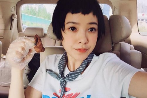 圆脸女生适合什么短头发发型图 修剪乖巧时尚的西瓜头发型打造