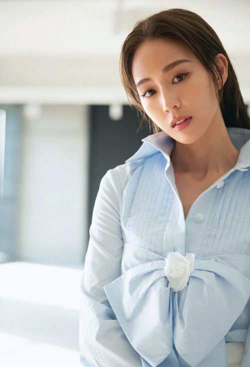圆脸高个子女生发型 最新时尚长头发欣赏