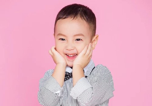 男宝宝发型是剪得好看还是剃的好看 男宝宝怎么留头发好看最重要