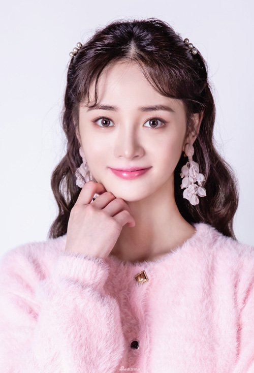 主打甜美可爱的女生长头发图 一定变温柔的卷烫头发造型
