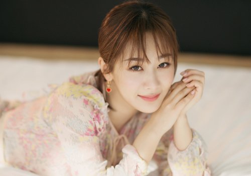 长脸女生适合扎马尾吗？毋庸置疑 不同年龄的长脸女生低马尾辫扎法