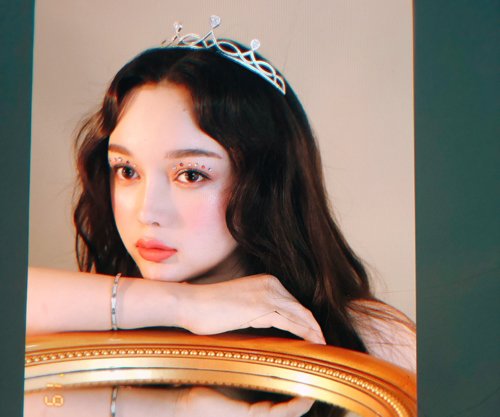 宽脸与长刘海最搭，宽脸女生长刘海打理新技巧，宽脸变窄hin容易