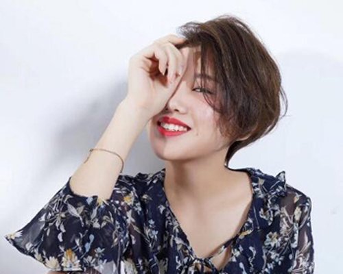 女生波波头后面剪高层次图 发型真的蛮重要,基本能改变一个人外型