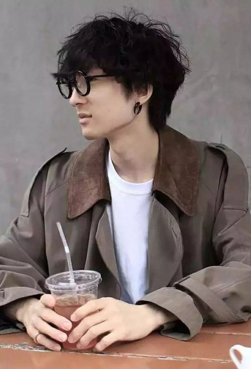 男生染发颜色大全图片 英俊帅气的男生短发造型