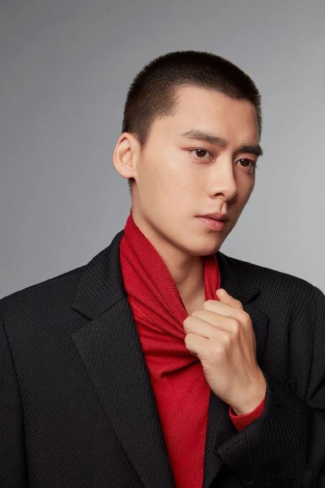 明星剪寸头，哪个更帅气？谢霆锋打造硬汉形象