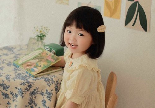 3岁了女宝宝还在留普通的短发吗 小女孩短发发型图片剪法有教程