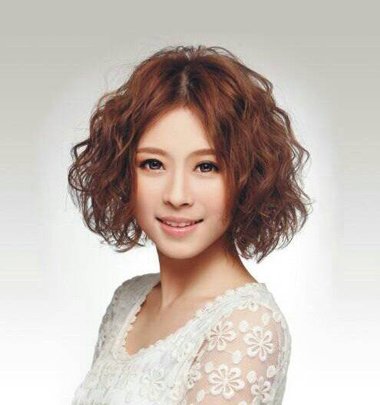 短发蛋卷头自己怎么卷 卷发棒短发蛋卷头教程