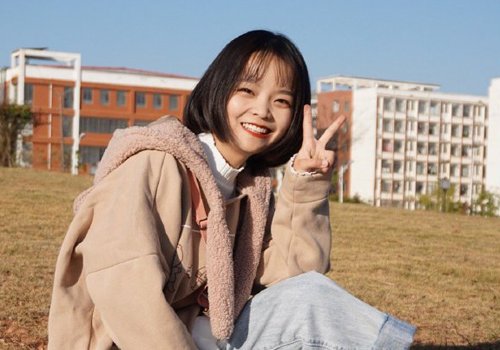 圆脸女孩长发好看还是短发好看 各长度头发制作圆脸修颜发型的方法