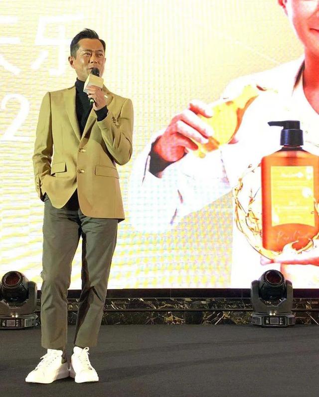 相貌平平古天乐，原来喜欢这样穿！