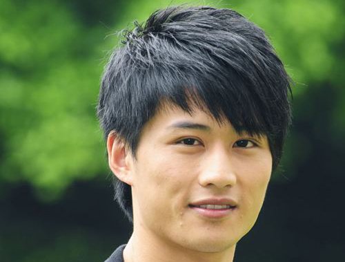 长了不是校草标配的大脸用发型武装自己 探探男生大脸都适合什么发型
