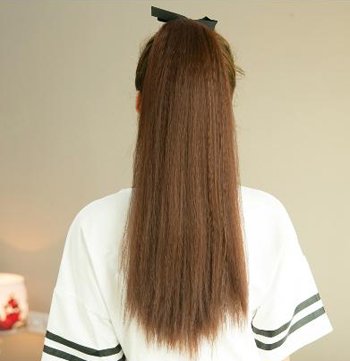 头发内烫一点的玉米须造型 女生隐形玉米须烫发发型图片