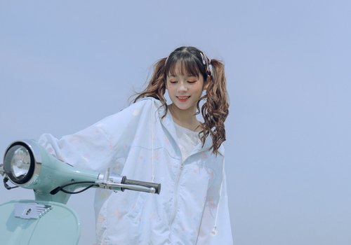 我扎双马尾为什么显脸长 东京少女教你梳齐刘海双马尾辫不显脸长