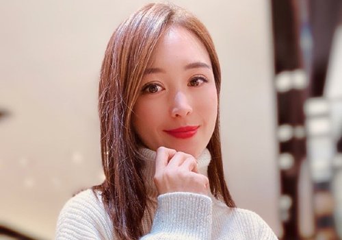 女生头发太少太薄怎么修饰脸型 脸长女生的发型能增加少发量优势