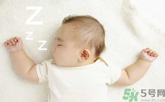 孩子睡觉不踏实翻来覆去的,孩子睡觉不安稳怎么回事