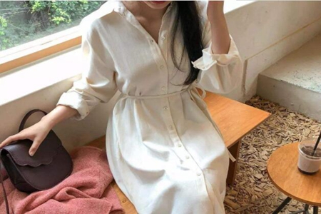 女人服饰这4款春天复古单品，搭配时髦又减龄