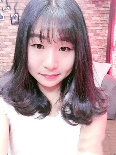皮肤黑适合什么刘海 黑皮肤空气刘海照片