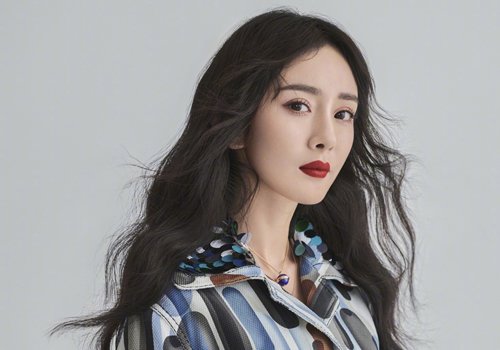 头发少女生不必太烦恼！ 去美发店烫一款流行卷发轻松解决头发少难题