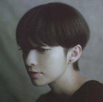 软妹刘海鬓角怎么剪 女学生剃鬓角短发发型