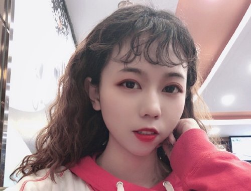 烫完就能激增发量的卷发好生欢喜 你最喜欢羊毛卷还是蛋卷头