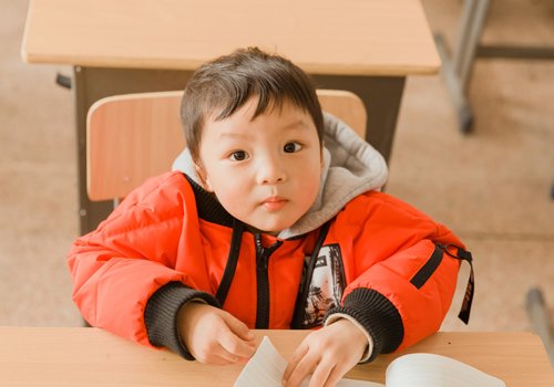 三岁男宝宝理什么样的发型好看 夏季圆脸男童清爽消暑短发造型