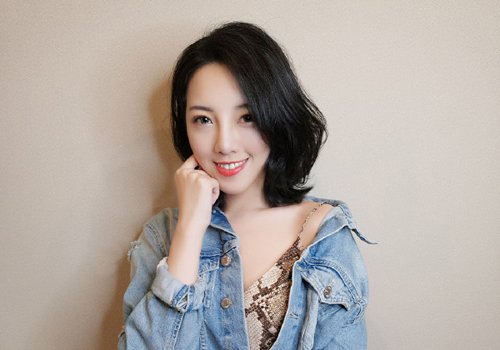 40多岁的女人没有发型比得过短发 没有烫纹理头的短发试试新形象