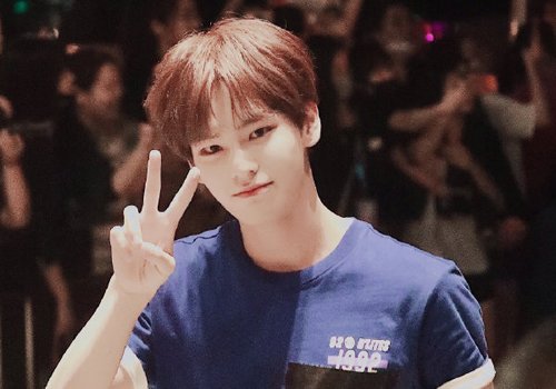 有哪些发型能让男生看起来像大男孩 男生发型图片大全总有减龄的款式