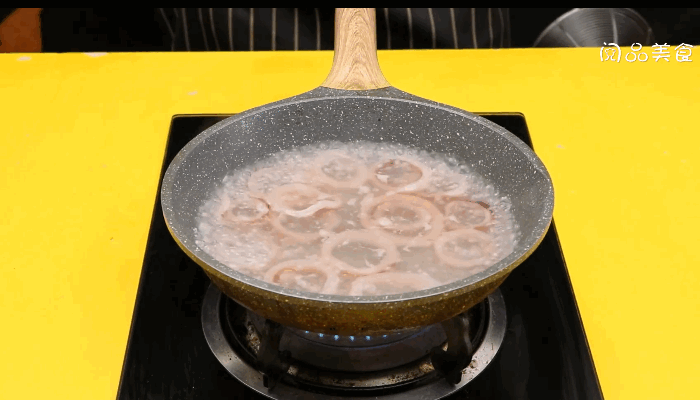 彩椒炒鱿鱼的做法，彩椒炒鱿鱼怎么做 