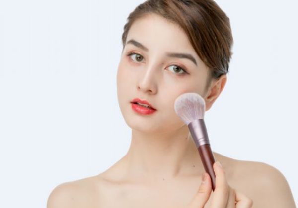 淡妆化妆技巧 画淡妆有哪些技巧 