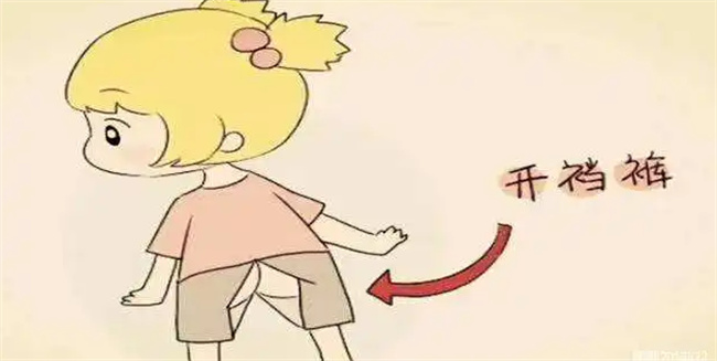 “光屁股”对宝宝一生有危害！什么时候开始穿小内内 