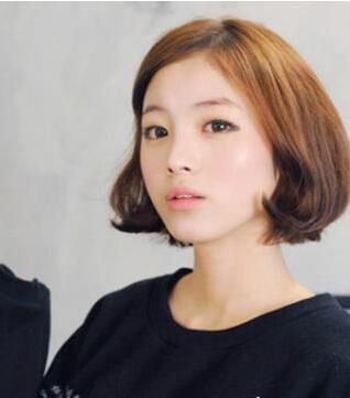 小脸女生适合的简单修颜显嫩发型