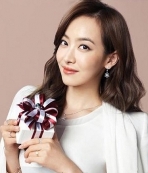 女生必备的浪漫长卷发发型  塑造女神气质