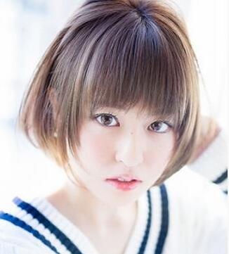 小脸女生适合的简单修颜显嫩发型