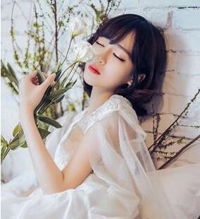 椭圆长脸女生适合的简约时尚短发发型