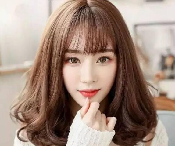2022适合20岁女生的经典发型