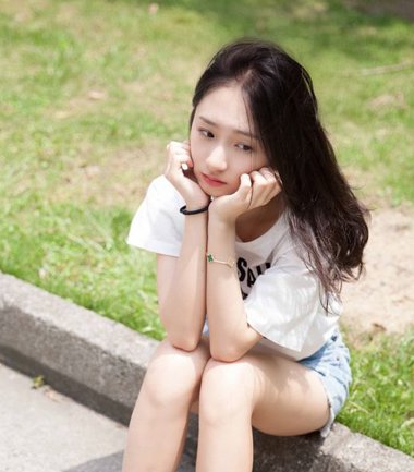 女生中等头发发型设计 女生发型22岁中等长发怎么梳
